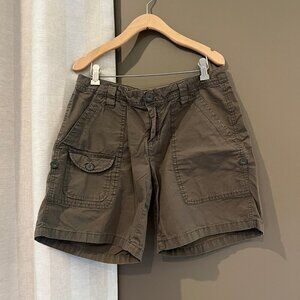 Calvin Klein Utility Cargo Olive Green Shorts, Zip-up with drawstring, Size 8